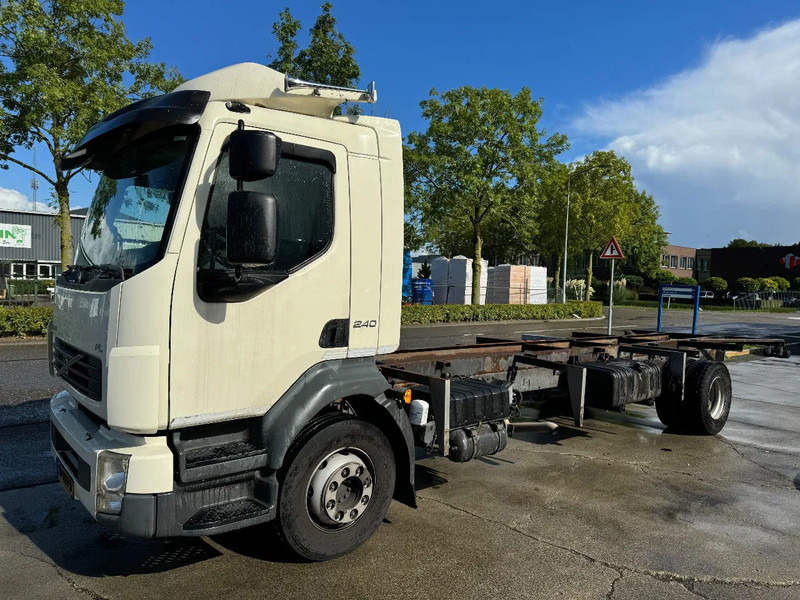 Volvo FL 240 4X2 - EURO 5 CHASSIS - Châssis cabine: photos 1 Volvo FL 240 4X2 - EURO 5 CHASSIS - Châssis cabine: photos 1