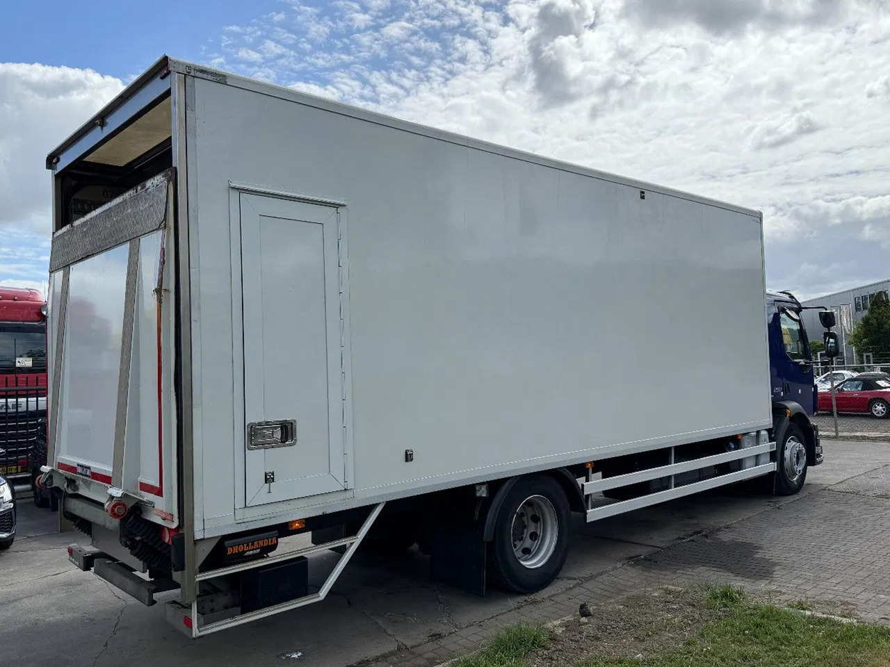 Volvo FL 250 18 TON - ONLY 169.291 KM + DHOLLANDIA LIF - Camion fourgon: photos 4 Volvo FL 250 18 TON - ONLY 169.291 KM + DHOLLANDIA LIF - Camion fourgon: photos 4