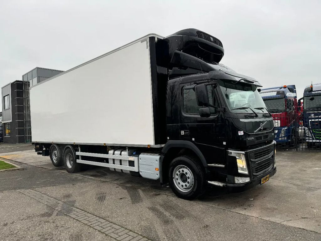 Volvo FM 330 6X2 THERMO KING CHEREAU BOX EURO 6 TÜV TI - Camion frigorifique: photos 2 Volvo FM 330 6X2 THERMO KING CHEREAU BOX EURO 6 TÜV TI - Camion frigorifique: photos 2