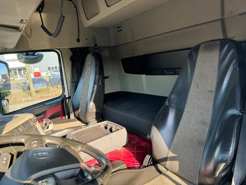 Volvo FM 500 8X4 HIAB 288 + REMOTE CONTROL 5TH + 6TH FUNCTION en crédit-bail Volvo FM 500 8X4 HIAB 288 + REMOTE CONTROL 5TH + 6TH FUNCTION: photos 18