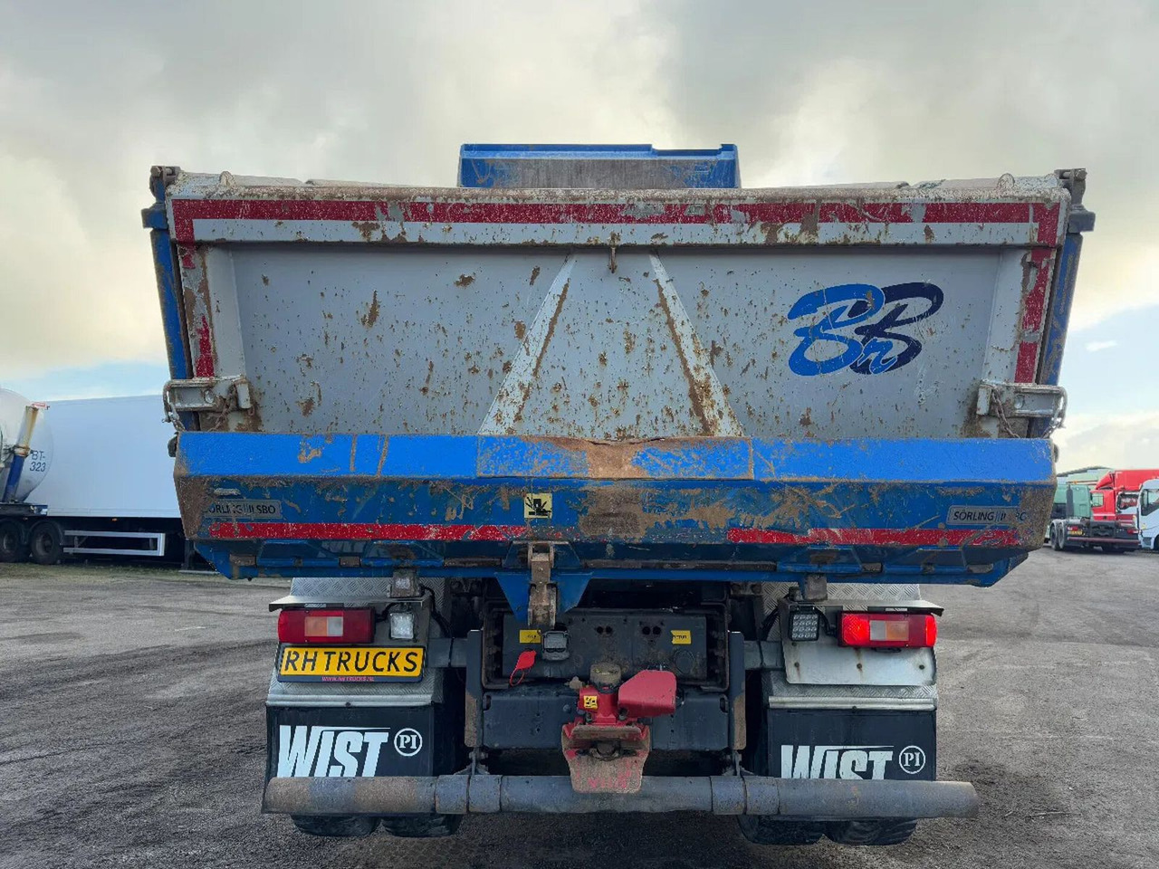 Volvo FMX 540 8X4 - EURO 6 + KIPPER + LIFTING AXLE Volvo FMX 540 8X4 - EURO 6 + KIPPER + LIFTING AXLE - Camion benne: photos 5 Volvo FMX 540 8X4 - EURO 6 + KIPPER + LIFTING AXLE Volvo FMX 540 8X4 - EURO 6 + KIPPER + LIFTING AXLE - Camion benne: photos 5