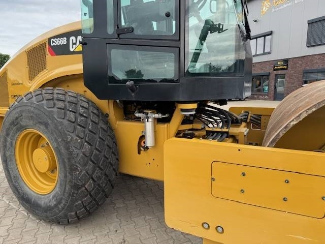 CAT CS 66B - Compacteur à pieds de mouton/ Monocylindre: photos 5 CAT CS 66B - Compacteur à pieds de mouton/ Monocylindre: photos 5