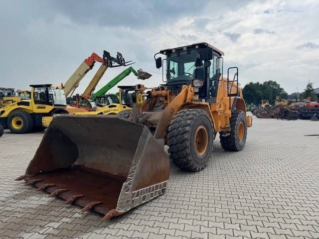 HYUNDAI HL 955A - Chargeuse sur pneus: photos 1 HYUNDAI HL 955A - Chargeuse sur pneus: photos 1