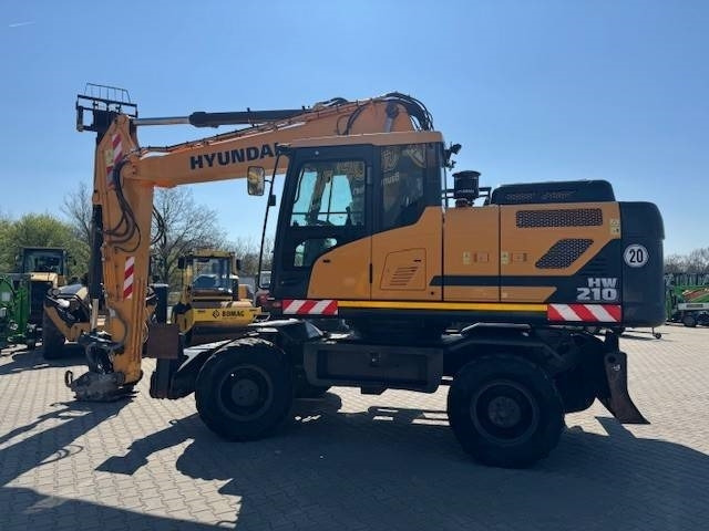 Hyundai HW 210 - Pelle sur pneus: photos 2 Hyundai HW 210 - Pelle sur pneus: photos 2
