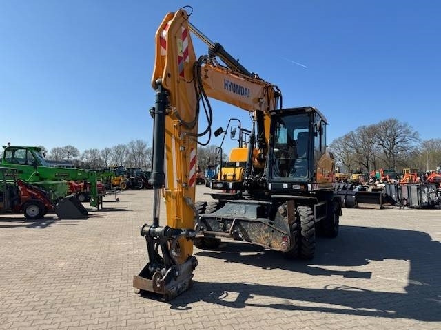 Hyundai HW 210 - Pelle sur pneus: photos 3 Hyundai HW 210 - Pelle sur pneus: photos 3