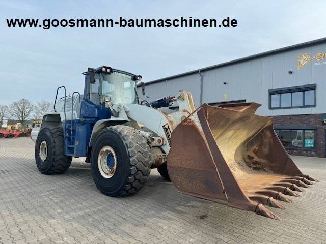 Liebherr L 586 - Chargeuse sur pneus: photos 1 Liebherr L 586 - Chargeuse sur pneus: photos 1