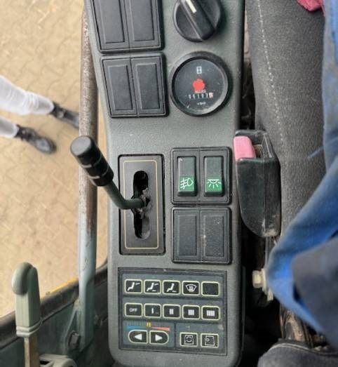 Pelle sur pneus Volvo EW 160 B: photos 9