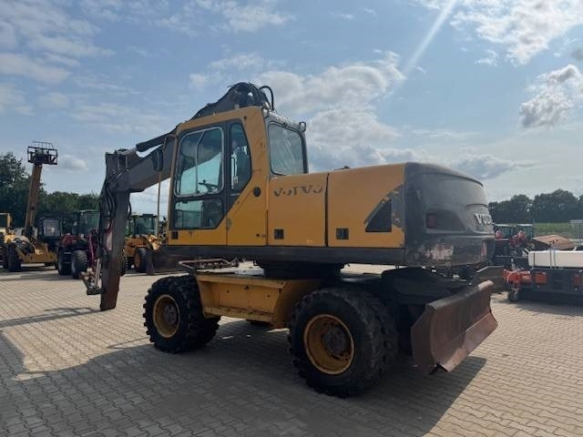 Volvo EW 180 B - Pelle sur pneus: photos 1 Volvo EW 180 B - Pelle sur pneus: photos 1