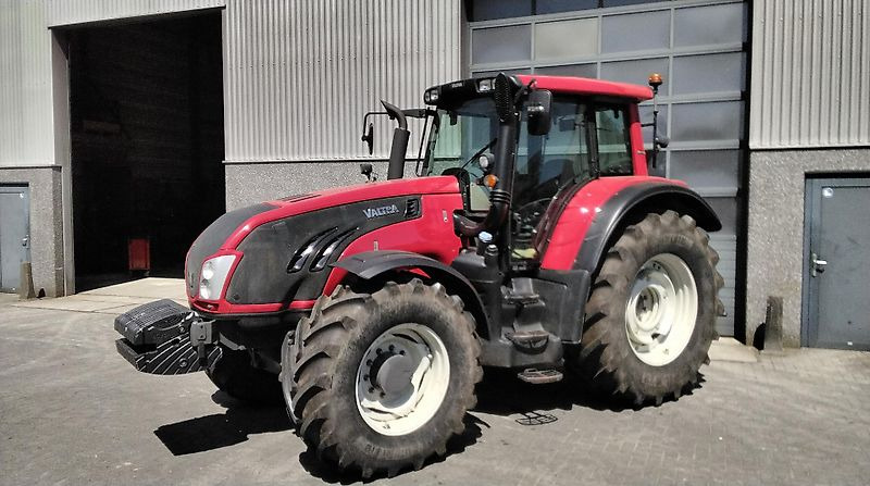Valtra T153 Versu - Tracteur agricole: photos 1 Valtra T153 Versu - Tracteur agricole: photos 1