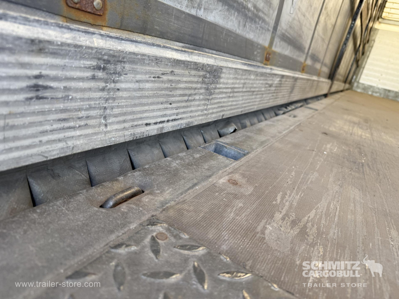 SCHMITZ Curtainsider Standard - Semi-remorque rideaux coulissants: photos 3 SCHMITZ Curtainsider Standard - Semi-remorque rideaux coulissants: photos 3