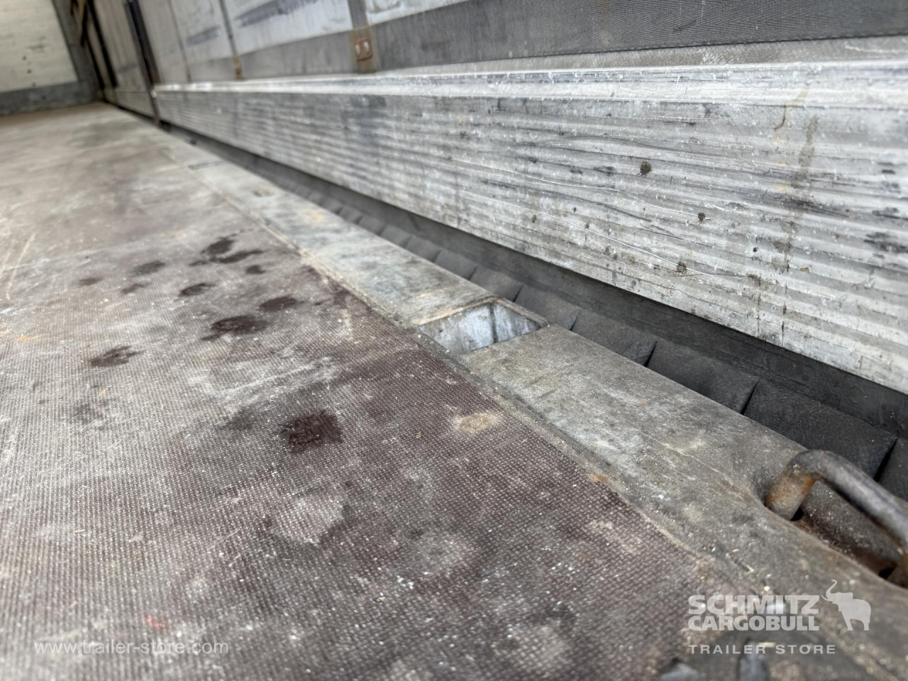 SCHMITZ Curtainsider Standard - Semi-remorque rideaux coulissants: photos 2 SCHMITZ Curtainsider Standard - Semi-remorque rideaux coulissants: photos 2