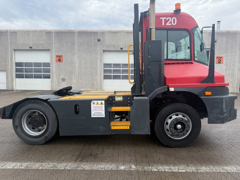 Kalmar Terminal tractor / Terminal-Zugmaschine / - Tracteur routier: photos 2 Kalmar Terminal tractor / Terminal-Zugmaschine / - Tracteur routier: photos 2