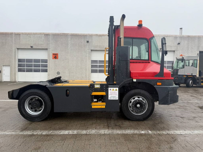 Kalmar Terminal tractor / Terminal-Zugmaschine / - Tracteur routier: photos 2 Kalmar Terminal tractor / Terminal-Zugmaschine / - Tracteur routier: photos 2