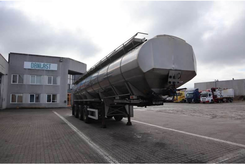 VM Tank trailer/tankauflieger - Semi-remorque citerne: photos 2 VM Tank trailer/tankauflieger - Semi-remorque citerne: photos 2