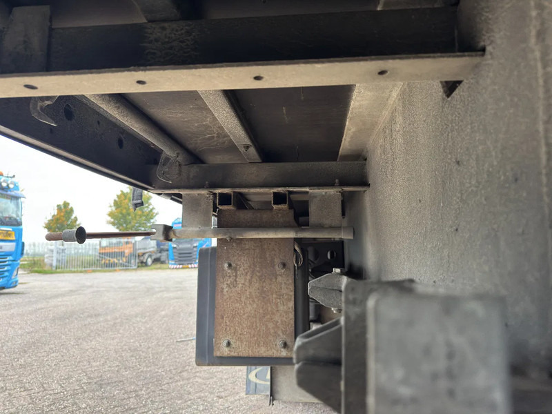 Semi-remorque rideaux coulissants Fliegl SDS 380 Dhollandia DHSMR.20 2000 KG: photos 17 Semi-remorque rideaux coulissants Fliegl SDS 380 Dhollandia DHSMR.20 2000 KG: photos 17