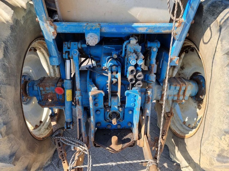 Tracteur agricole Ford 5610: photos 6 Tracteur agricole Ford 5610: photos 6