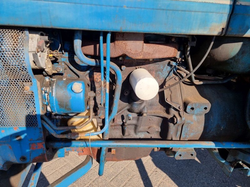 Tracteur agricole Ford 5610: photos 13 Tracteur agricole Ford 5610: photos 13