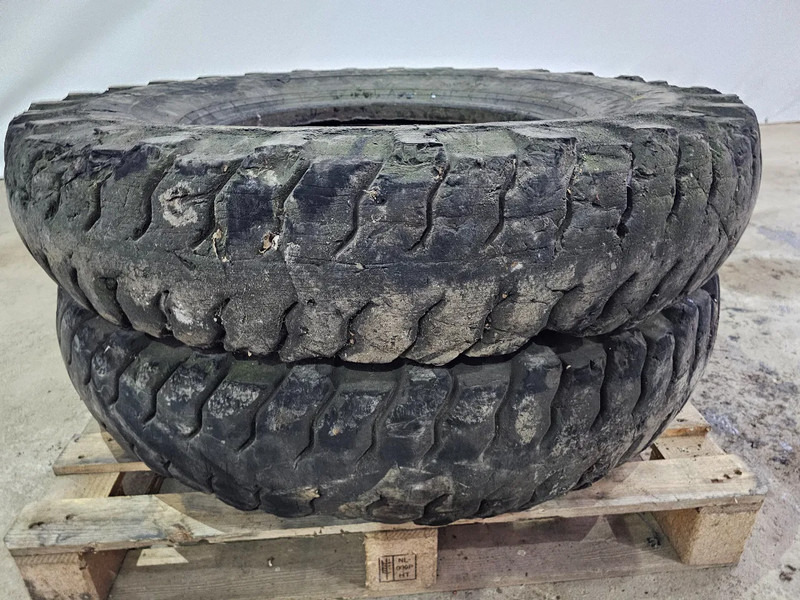 Goodyear 11.00-24 - Pneu pour Camion: photos 4 Goodyear 11.00-24 - Pneu pour Camion: photos 4