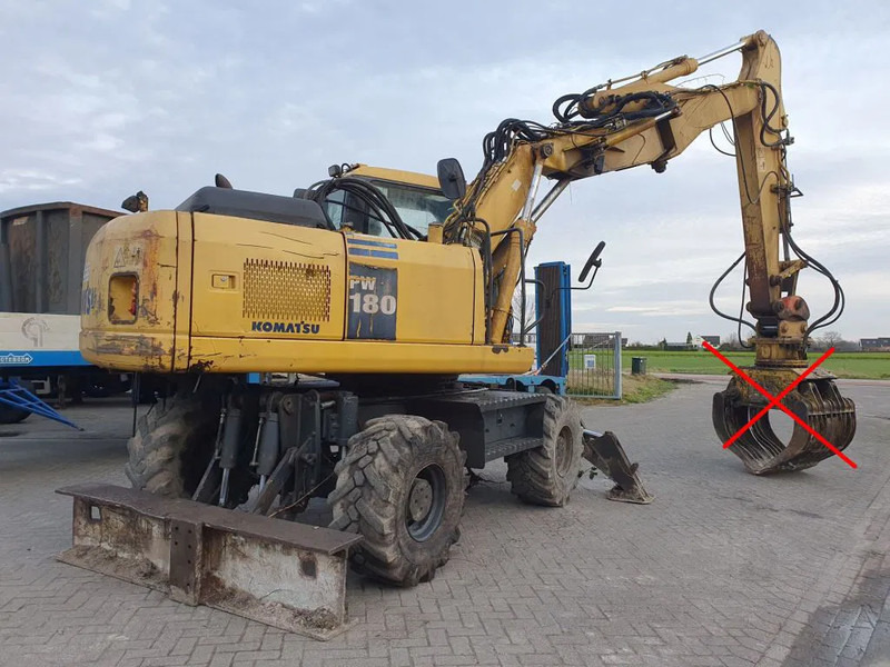 Komatsu PW180-7K - Pelle sur pneus: photos 3 Komatsu PW180-7K - Pelle sur pneus: photos 3