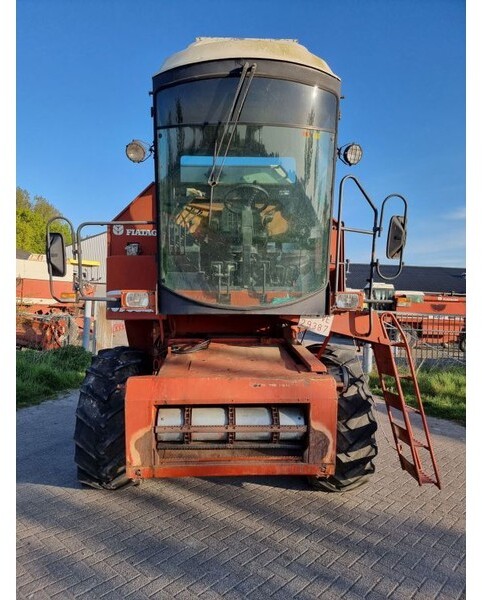 Laverda 3500 - Moissonneuse-batteuse: photos 2 Laverda 3500 - Moissonneuse-batteuse: photos 2