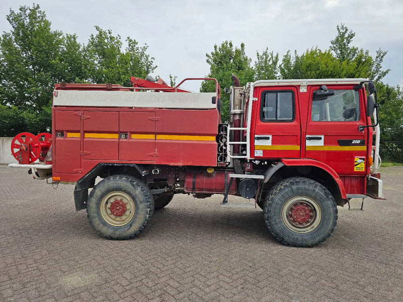 Renault M210 4x4 - Arbois 3500L - Camion de pompier: photos 4 Renault M210 4x4 - Arbois 3500L - Camion de pompier: photos 4