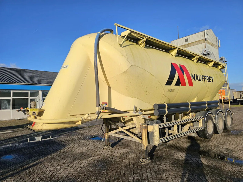 SPITZER S27DR - Semi-remorque citerne: photos 1 SPITZER S27DR - Semi-remorque citerne: photos 1