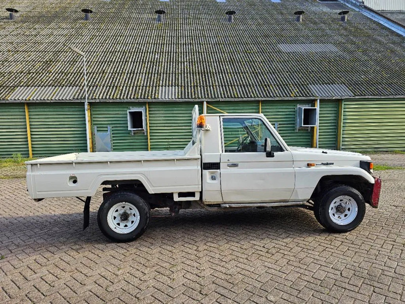 Toyota Land Cruiser LB71MOD - Voiture: photos 4 Toyota Land Cruiser LB71MOD - Voiture: photos 4