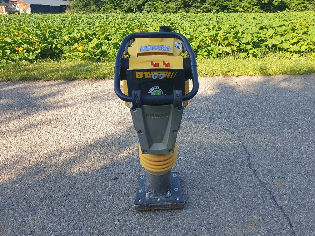 BOMAG BT 65 - Plaque vibrante: photos 4 BOMAG BT 65 - Plaque vibrante: photos 4