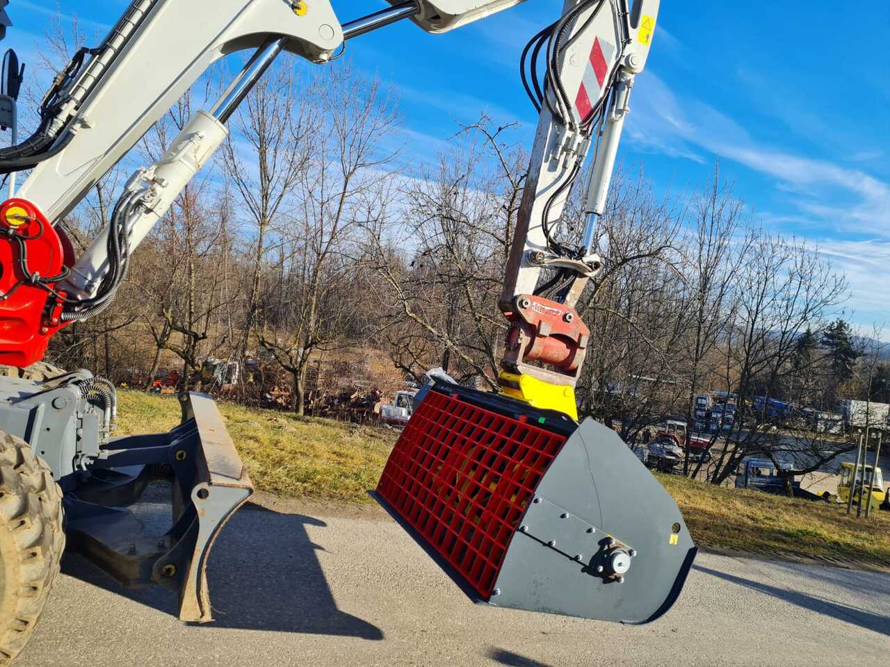 Concrete mixing bucket 180 cm for Excavator - Godet pour Pelle sur chenille: photos 3 Concrete mixing bucket 180 cm for Excavator - Godet pour Pelle sur chenille: photos 3