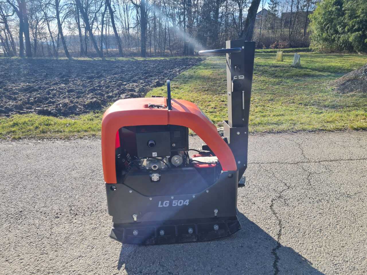 Husqvarna LG 504 - Plaque vibrante: photos 2 Husqvarna LG 504 - Plaque vibrante: photos 2