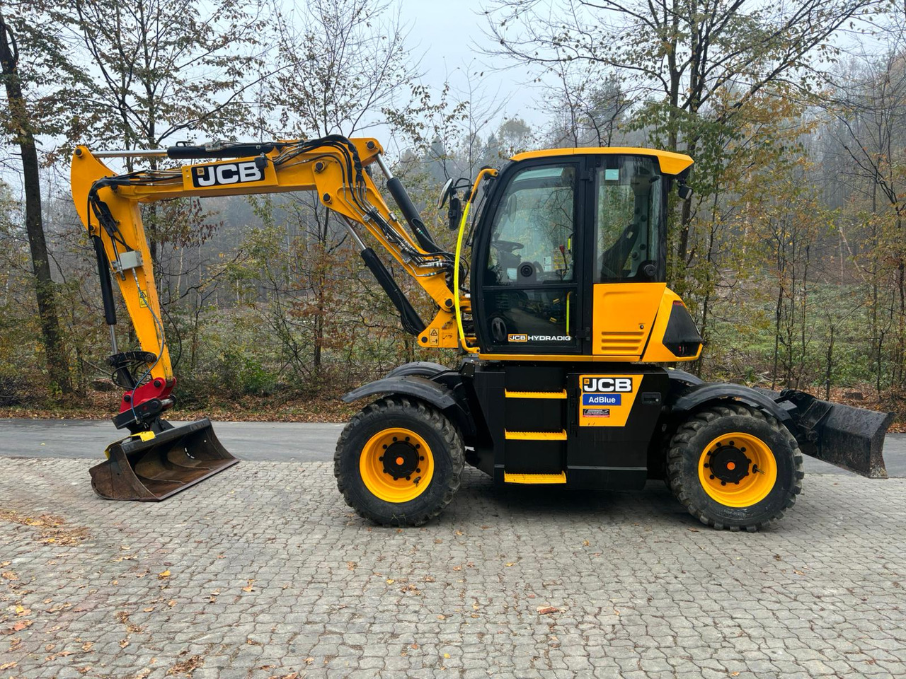 JCB HD 110 WT 4F - Pelle sur pneus: photos 1 JCB HD 110 WT 4F - Pelle sur pneus: photos 1
