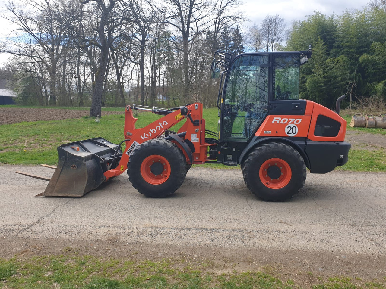 KUBOTA R 070 - Chargeuse sur pneus: photos 1 KUBOTA R 070 - Chargeuse sur pneus: photos 1