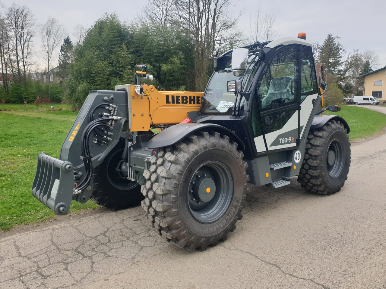 LIEBHERR T 60-9s - Chariot télescopique: photos 3 LIEBHERR T 60-9s - Chariot télescopique: photos 3