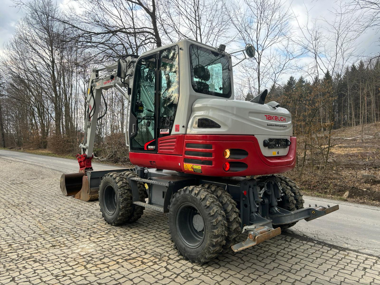TAKEUCHI TB 295 W - Pelle sur pneus: photos 5 TAKEUCHI TB 295 W - Pelle sur pneus: photos 5