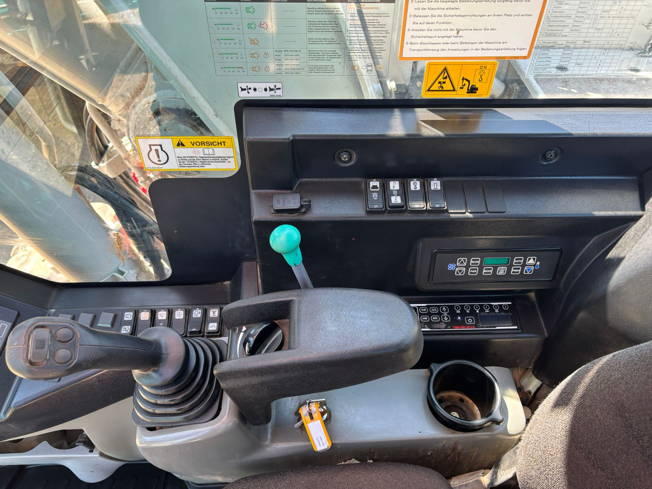 Pelle sur chenille Takeuchi TB 2150 R: photos 11