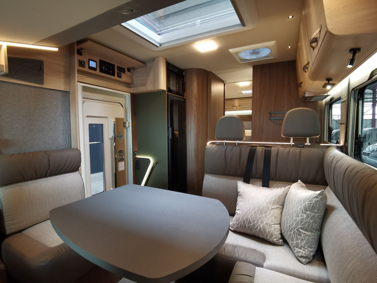 Camping-car intégral Eura Mobil INTEGRA LINE 720 EB /-2026- /8G-180PS/PLUS-PAKET: photos 15