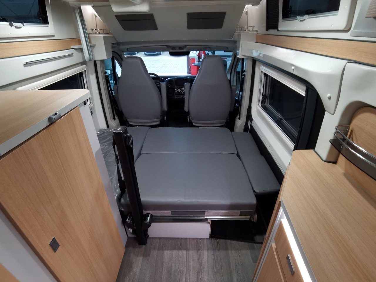 Fourgon aménagé Karmann DEXTER 550 / 140PS / CONCEPT - PAKET & HUBBETT: photos 21