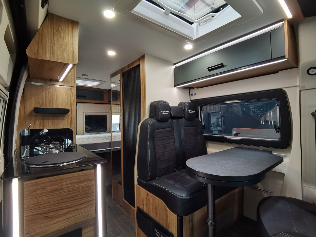 Karmann DEXTER 580 /-MODELL 2026-/ PANORAMA DACHFENSTER - Fourgon aménagé: photos 4 Karmann DEXTER 580 /-MODELL 2026-/ PANORAMA DACHFENSTER - Fourgon aménagé: photos 4