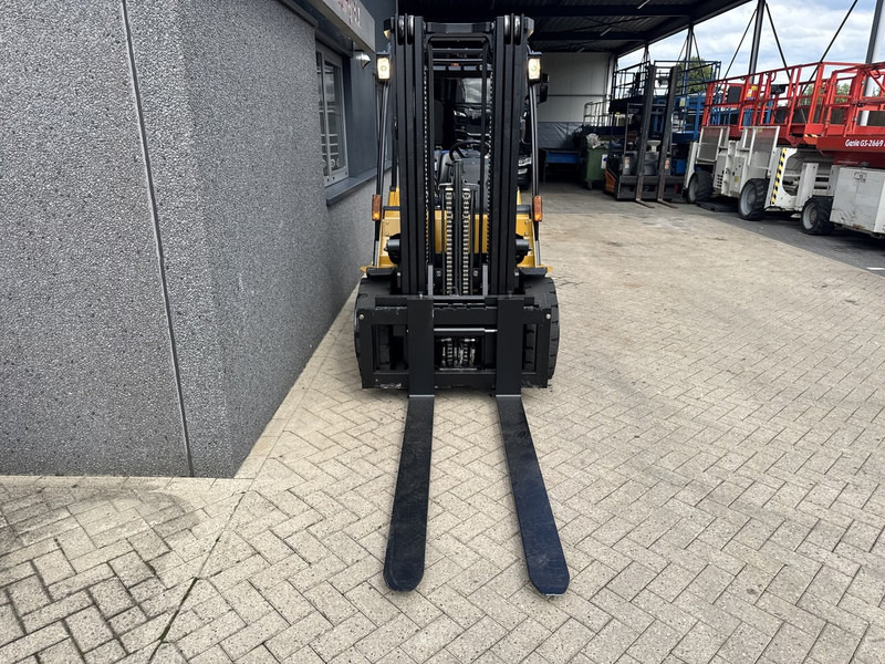 Caterpillar GP35 Triplo 430 Freelift / Sideshift / 4e Functie LPG 2008 - Chariot élévateur à gaz: photos 5 Caterpillar GP35 Triplo 430 Freelift / Sideshift / 4e Functie LPG 2008 - Chariot élévateur à gaz: photos 5