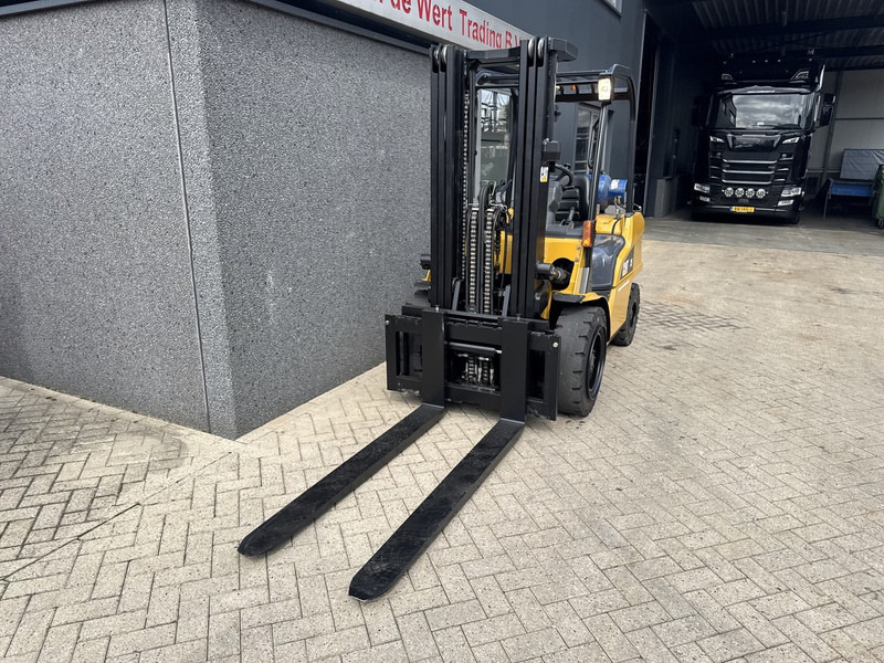 Caterpillar GP35 Triplo 430 Freelift / Sideshift / 4e Functie LPG 2008 - Chariot élévateur à gaz: photos 4 Caterpillar GP35 Triplo 430 Freelift / Sideshift / 4e Functie LPG 2008 - Chariot élévateur à gaz: photos 4