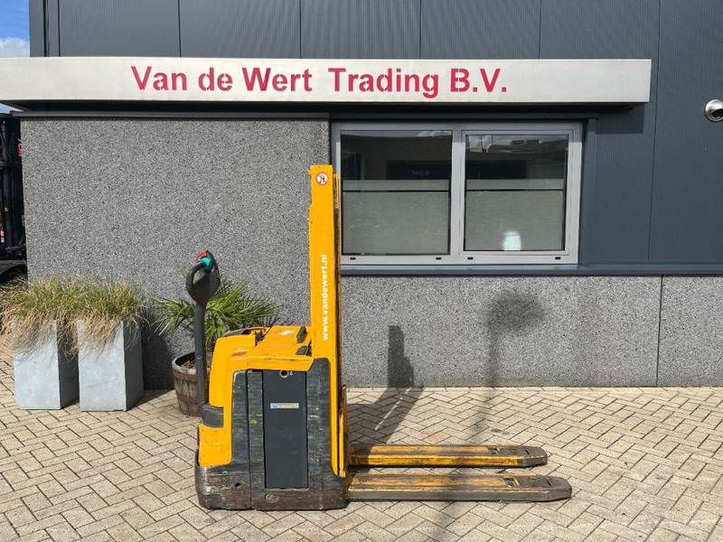 Jungheinrich EJD220 2000kg staplelaar heftruck 280cm hoog initiaal heffing 2013 ACCU2016 - Transpalette: photos 1 Jungheinrich EJD220 2000kg staplelaar heftruck 280cm hoog initiaal heffing 2013 ACCU2016 - Transpalette: photos 1