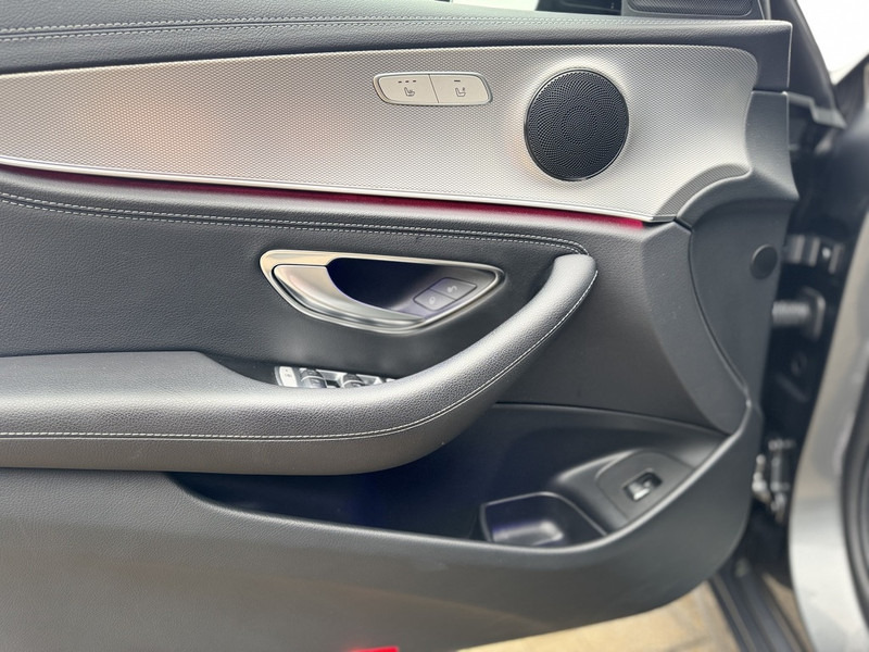 Voiture Mercedes-Benz E-Klasse Estate 300 de AMG Line 2020 Led / ACC / Leder: photos 14