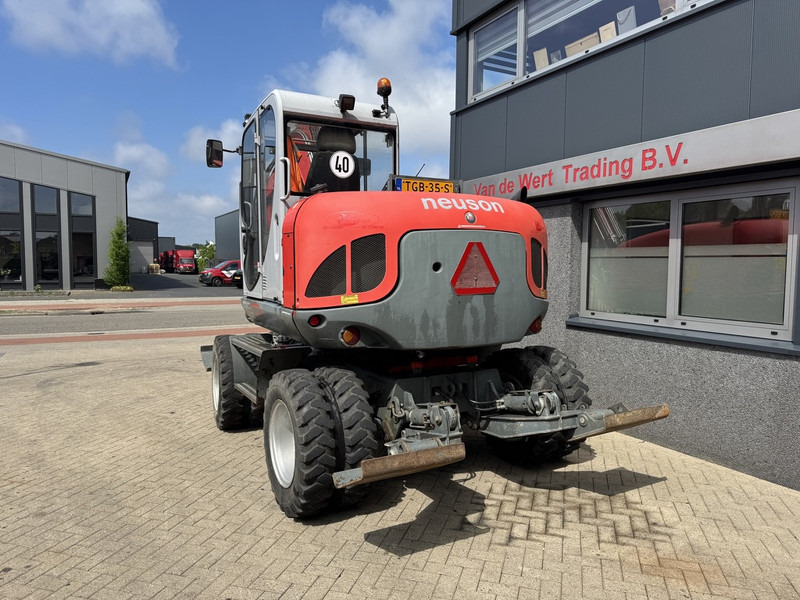 Neuson 9503 WD Mobiele Kraan 2009 Palletvork, Stenenklem, 2x Bak 8860hours Deutz Diesel - Grue mobile: photos 4 Neuson 9503 WD Mobiele Kraan 2009 Palletvork, Stenenklem, 2x Bak 8860hours Deutz Diesel - Grue mobile: photos 4