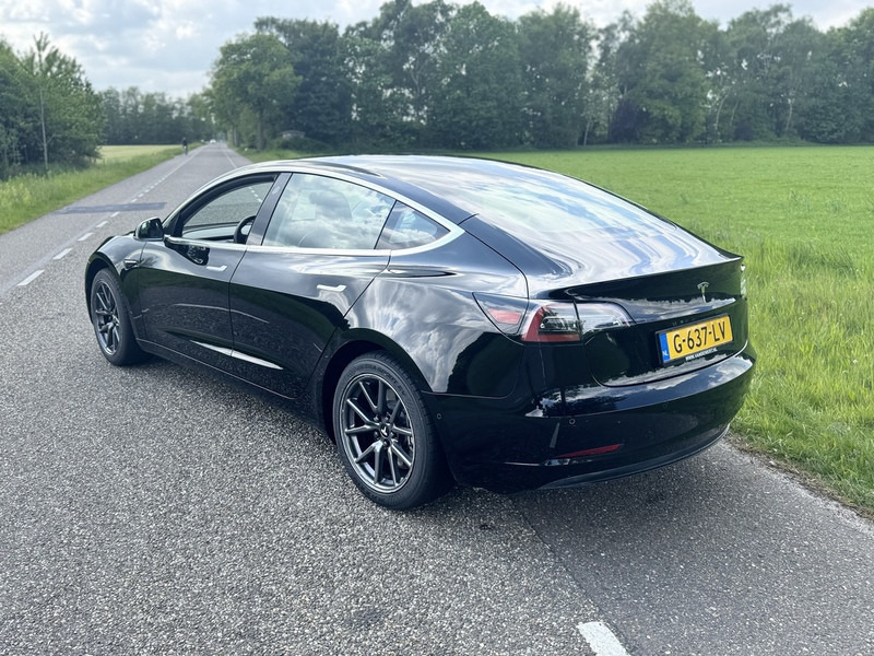 Voiture Tesla Model 3: photos 6