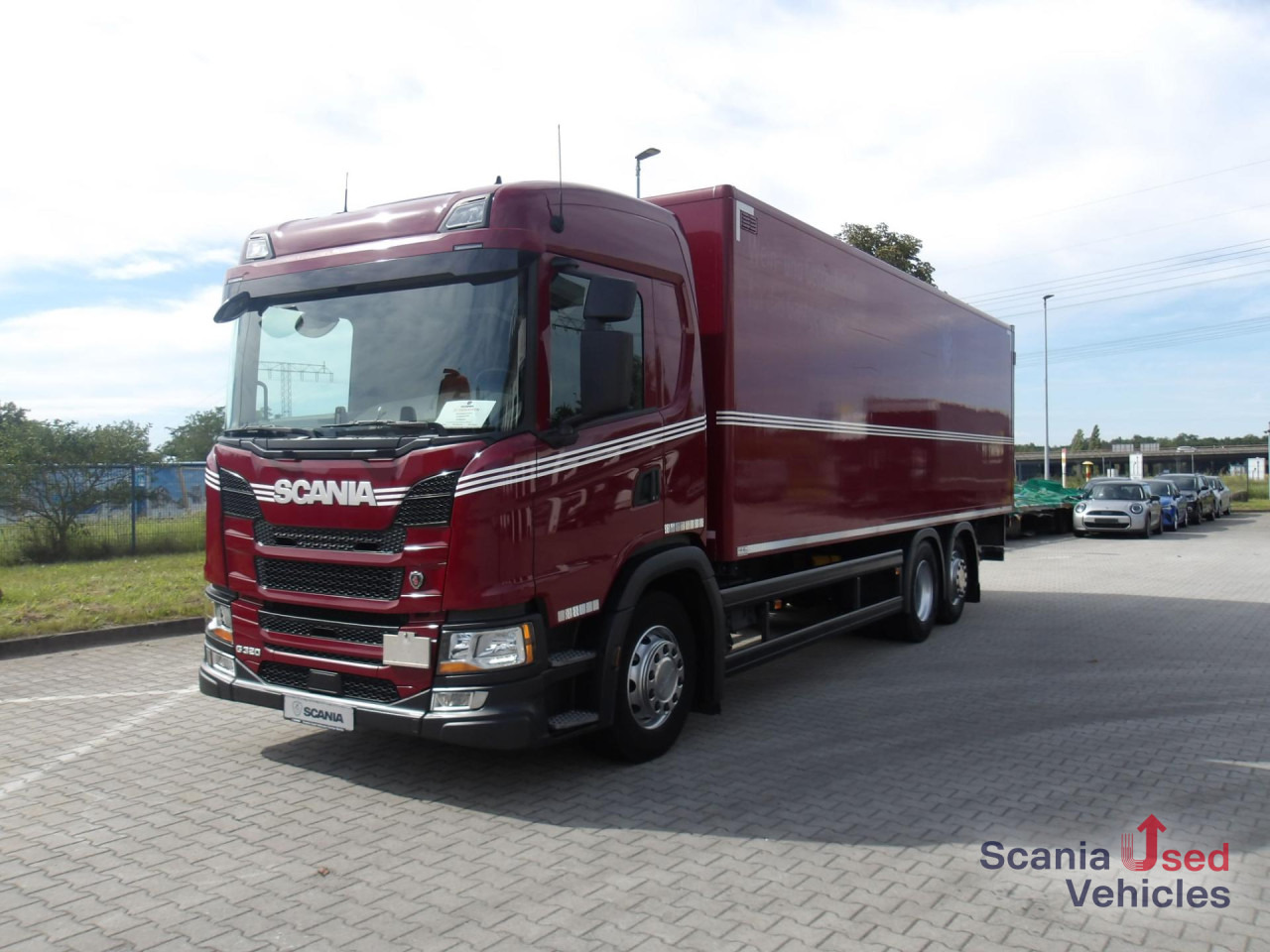 SCANIA G 320 B6x2*4NB / Getränkekoffer / Ladebordwand 2t - Camion pour le transport de boissons: photos 1 SCANIA G 320 B6x2*4NB / Getränkekoffer / Ladebordwand 2t - Camion pour le transport de boissons: photos 1
