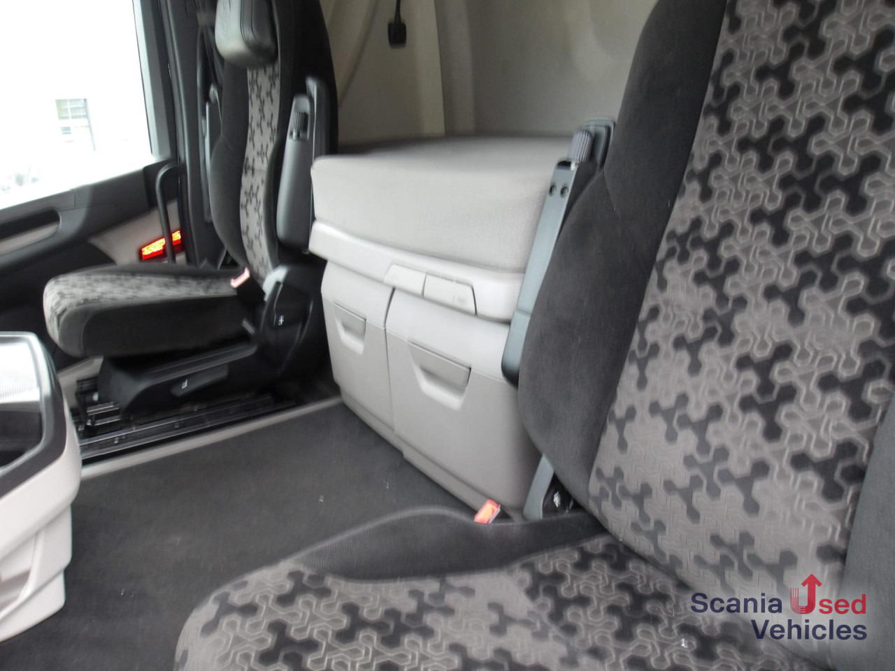 SCANIA R 500 A4x2NB Full Air, Hydraulic - Tracteur routier: photos 3 SCANIA R 500 A4x2NB Full Air, Hydraulic - Tracteur routier: photos 3