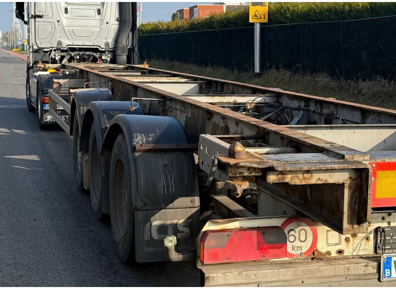 Fruehauf Containertransport - Semi-remorque porte-conteneur/ Caisse mobile: photos 3 Fruehauf Containertransport - Semi-remorque porte-conteneur/ Caisse mobile: photos 3