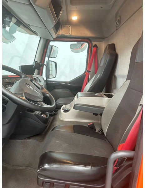 Camion frigorifique Renault D 12 220 / 264728 km: photos 10 Camion frigorifique Renault D 12 220 / 264728 km: photos 10