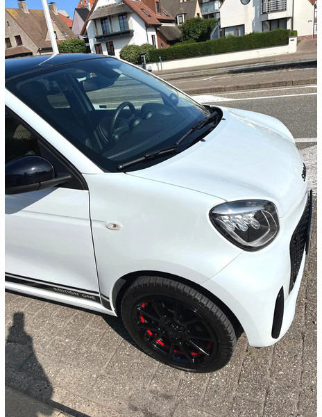 Smart Forfour ONE EQ / 100% ELECTRIC / BRABUS ALLOY WHEELS /EDITION ONE - Voiture: photos 2 Smart Forfour ONE EQ / 100% ELECTRIC / BRABUS ALLOY WHEELS /EDITION ONE - Voiture: photos 2