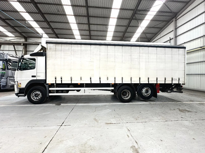 Volvo FM 330 / Essieu relevable et directionnel / Steerable lift axle / Lift as en stuuras - Camion à rideaux coulissants: photos 2 Volvo FM 330 / Essieu relevable et directionnel / Steerable lift axle / Lift as en stuuras - Camion à rideaux coulissants: photos 2